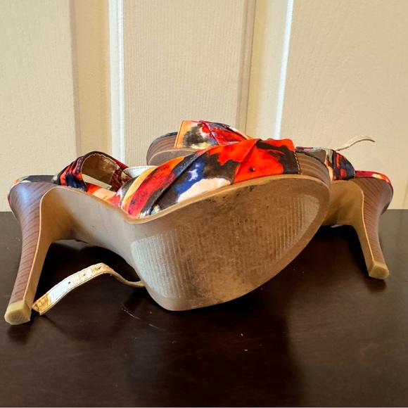 Apt 9 platform heels multi/floral. 7.5 - Picture 3 of 9